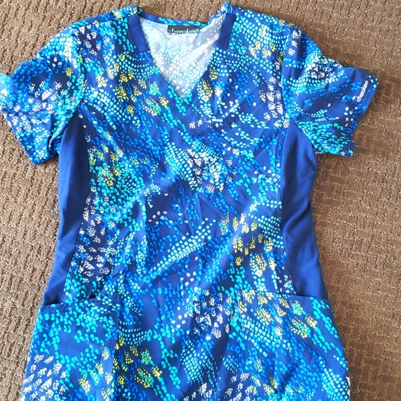Scrub top - Picture 1 of 2